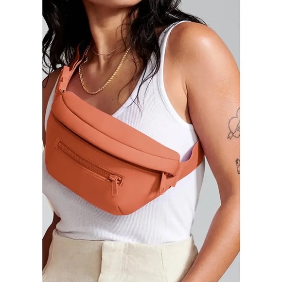 Dagne Dover Bags Nwt Dagne Dover Ace Water Resistent Neoprene Fanny